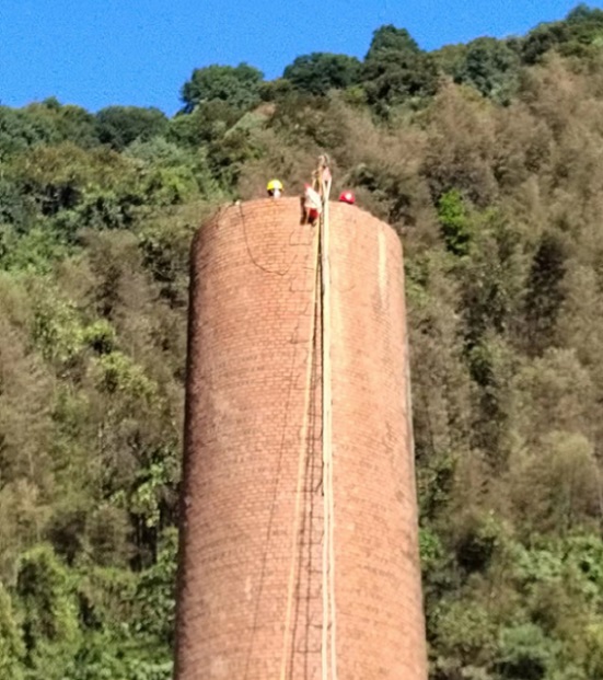 烟囱拆除公司的创新策略人工拆除烟囱