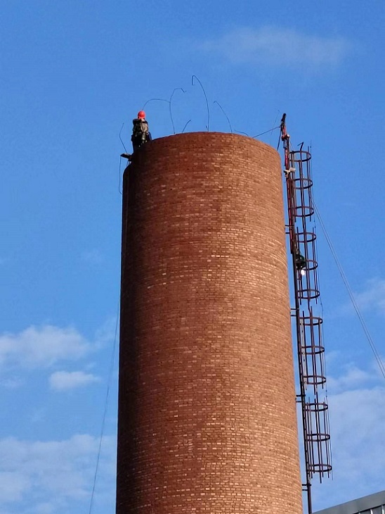 龙岩烟囱拆除公司:安全高效,环保拆除