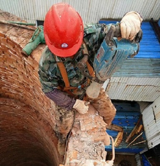 安国烟囱拆除公司:技术领先,实力雄厚