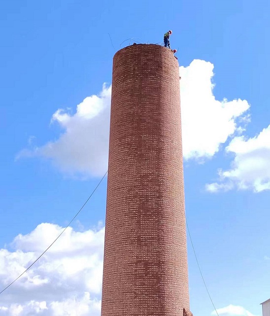 烟囱拆除公司:建筑拆除与环境保护并重人工拆除烟囱