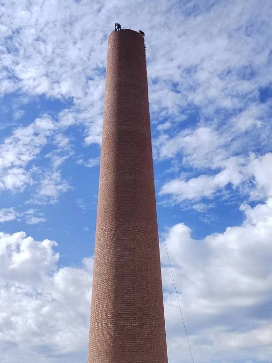 石家庄烟囱拆除公司:专业施工,解决拆除难题