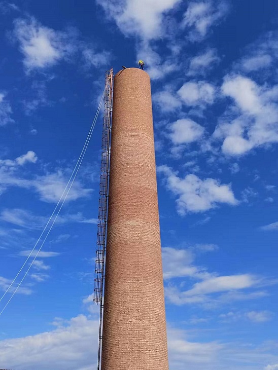 云浮高空拆除作业:专业安全防范措施全解析