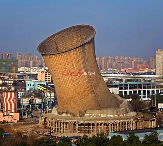 呼和浩特电厂冷却塔拆除:精湛技艺铸就安全新环境